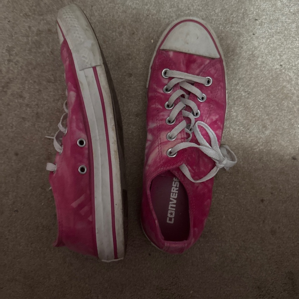 pink converse